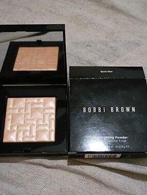 Bobbi Brown Quartz Glow Highlighting Powder - Champagne Peach Glow